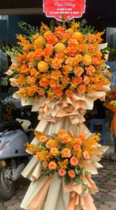 kệ hoa khai trương